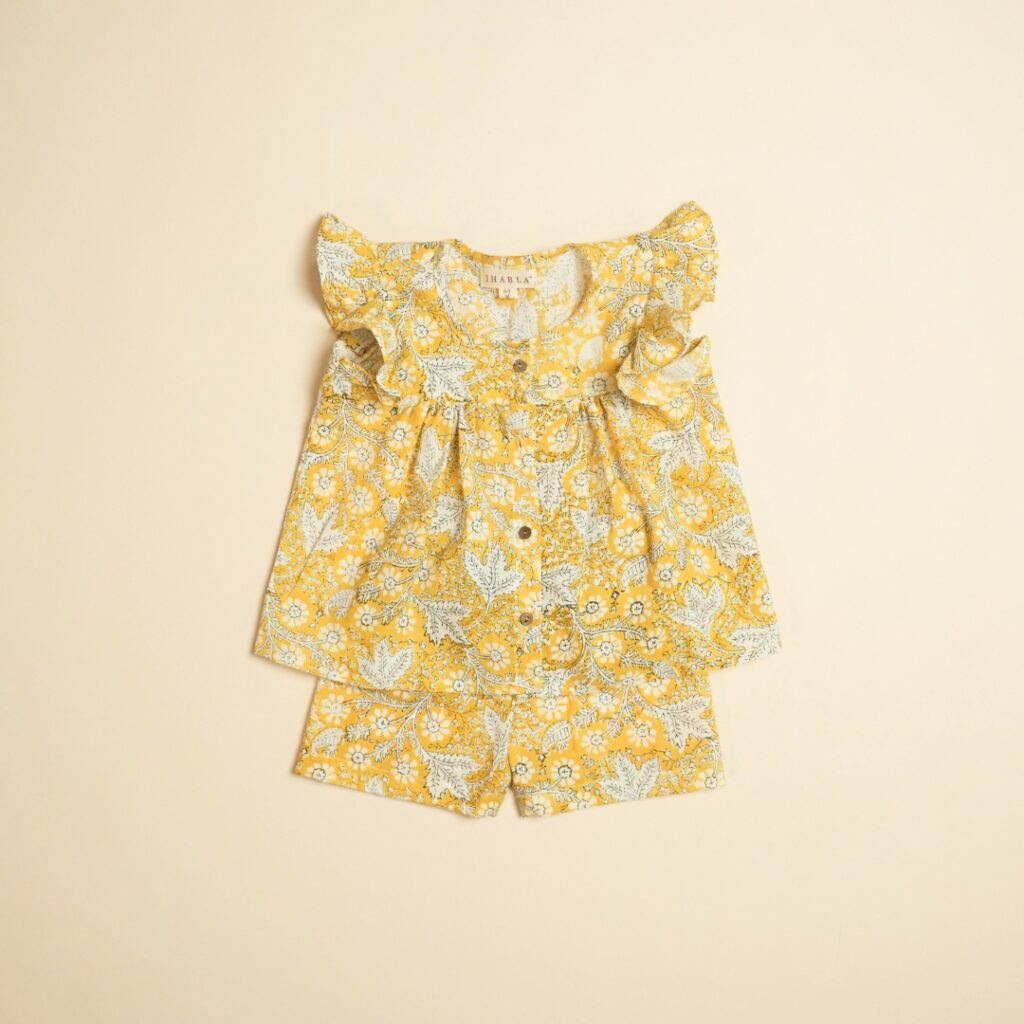 Daffodil Dreams - Girl Shirt Shorts Set - Image 2